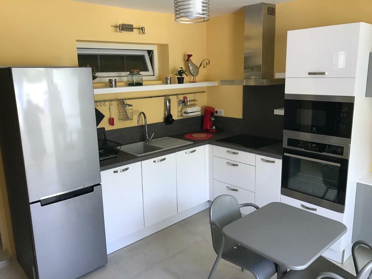 Appartement En Bord De Mer Saintes-Maries-de-la-Mer Exteriör bild